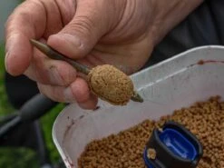 Foremka Quick Release Method Mould - Mini -Fishing Mart quick release method mould mini bz